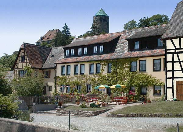 Bed and Breakfast Estate Gutshof Colmberg, directly beneath of castle hotel Colmberg